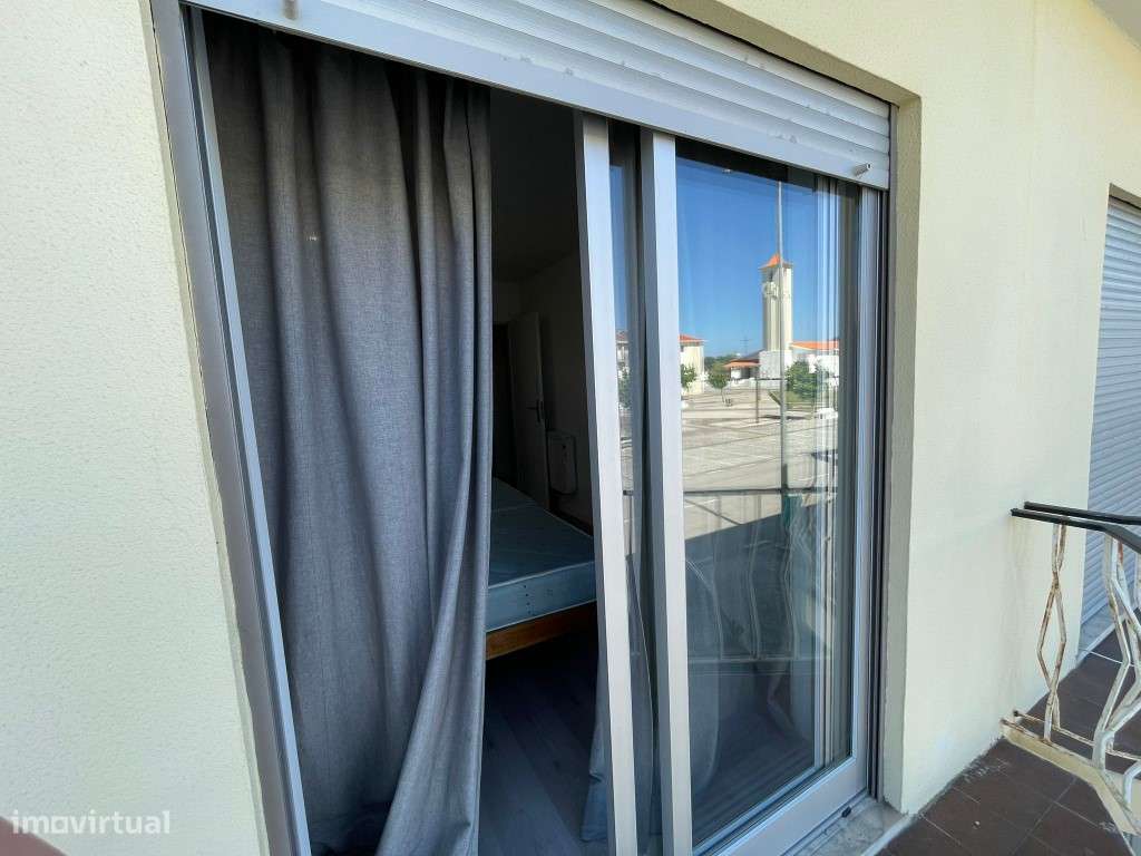 APARTAMENTO T2 - TORREIRA-21