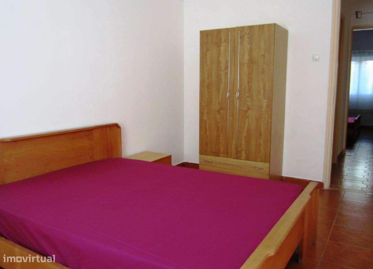 Quarto - localizado em Amadora Lisbon - Grande imagem: 5/10