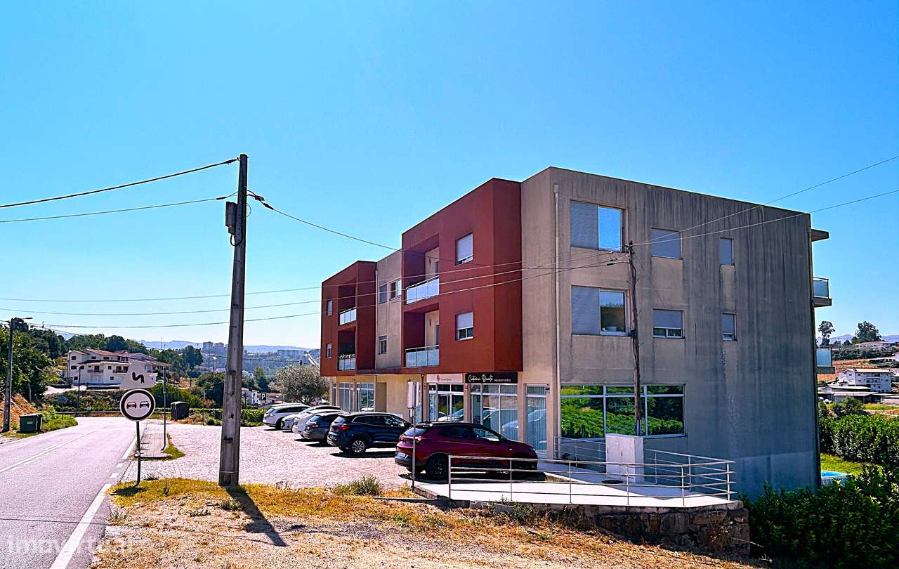 T3 renovado com 4 varandas, garagem, virado a Sul | Marco de Canaveses-0