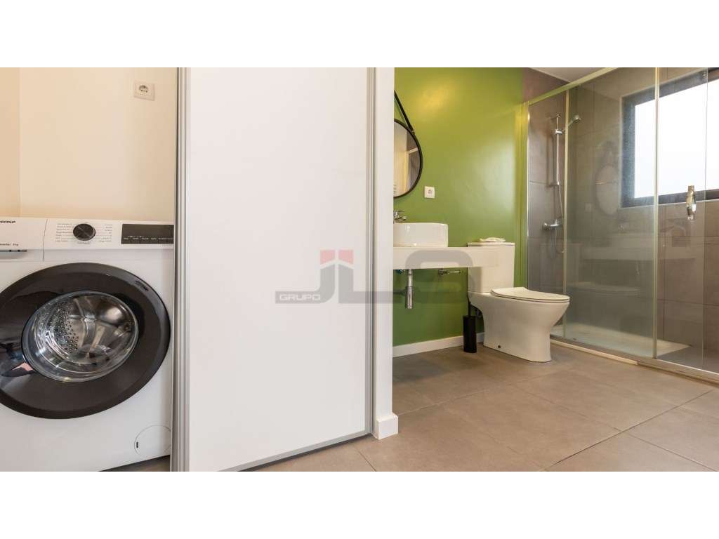 Moradia V4 com Apartamento T1 Anexo, Totalmente Remodelada - Centro...-39