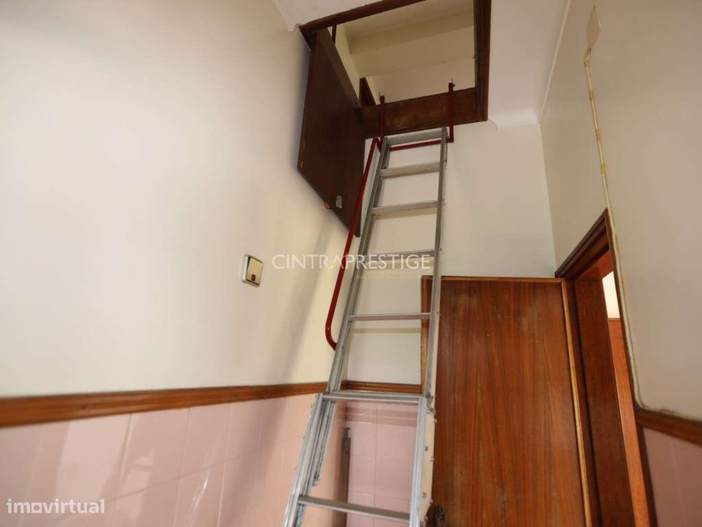 Moradia Isolada de 7 Assoalhadas em Montelavar - Sintra-24