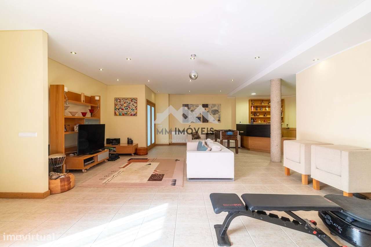 Moradia T6 | Braga | Isolada | Piscina | 1 000m2 | Terraço | Jardim |-42