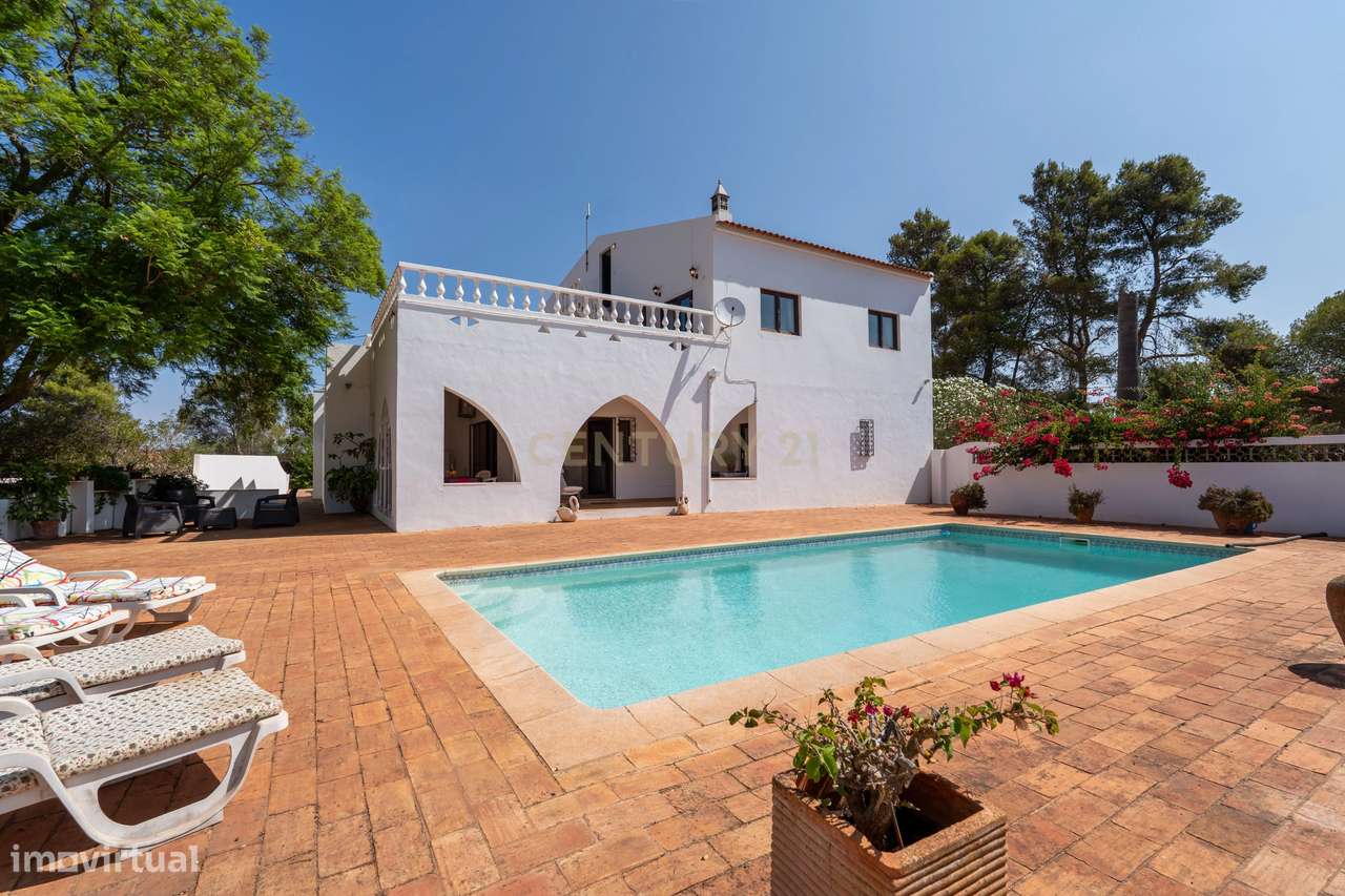 MORADIA T5 COM PISCINA E 5050M2 DE LOTE DE TERRENO SITUADO NO CAMPO NU - Grande imagem: 5/41