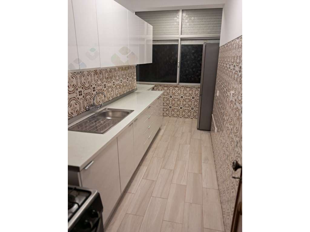 Amadora Metro Reboleira, T1, cozinha independente, arrecadação indi... - Grande imagem: 2/12
