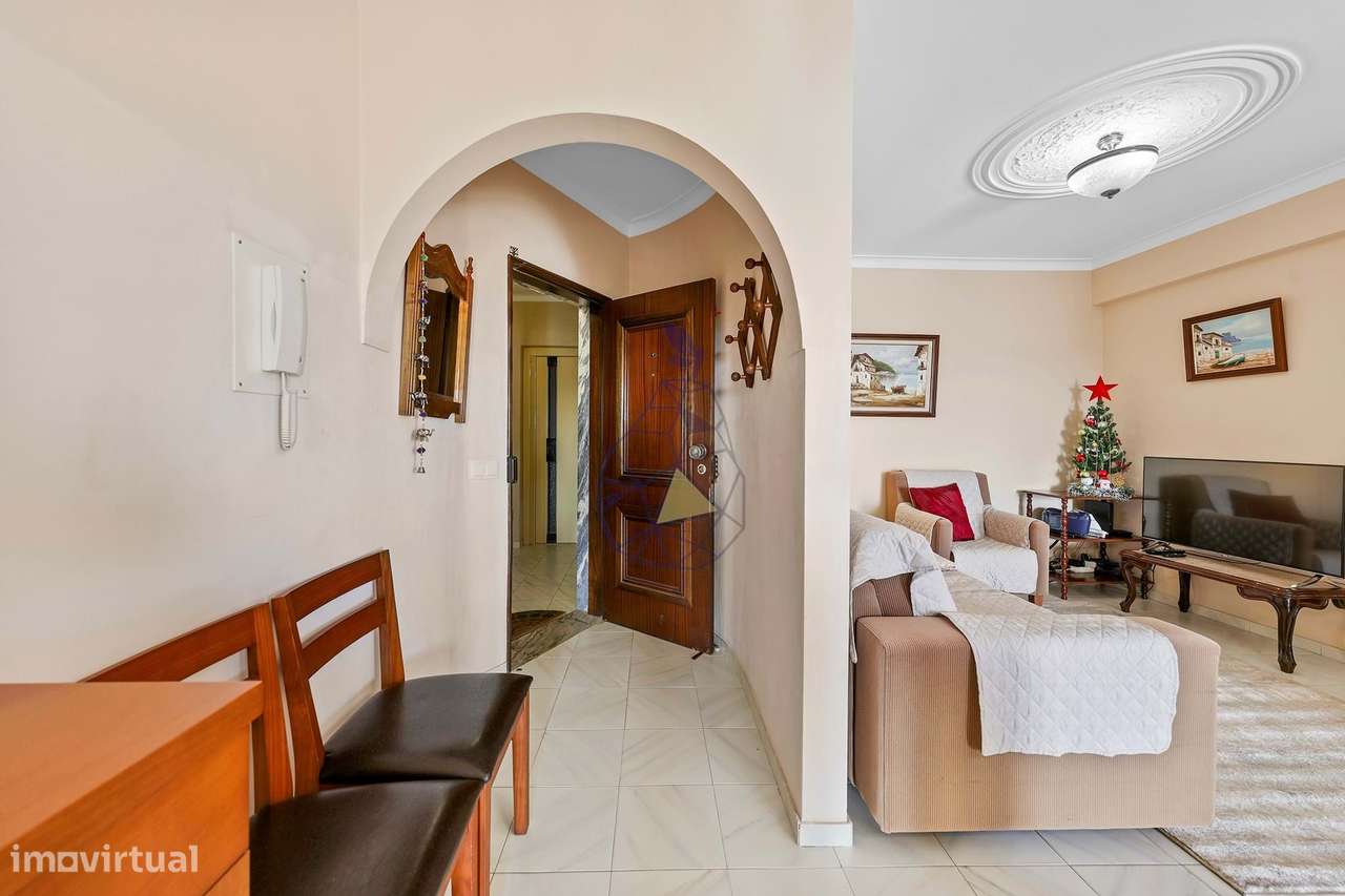 Apartamento T2 virado a Sul , com Garagem na Vila Rosa - Portimão-32