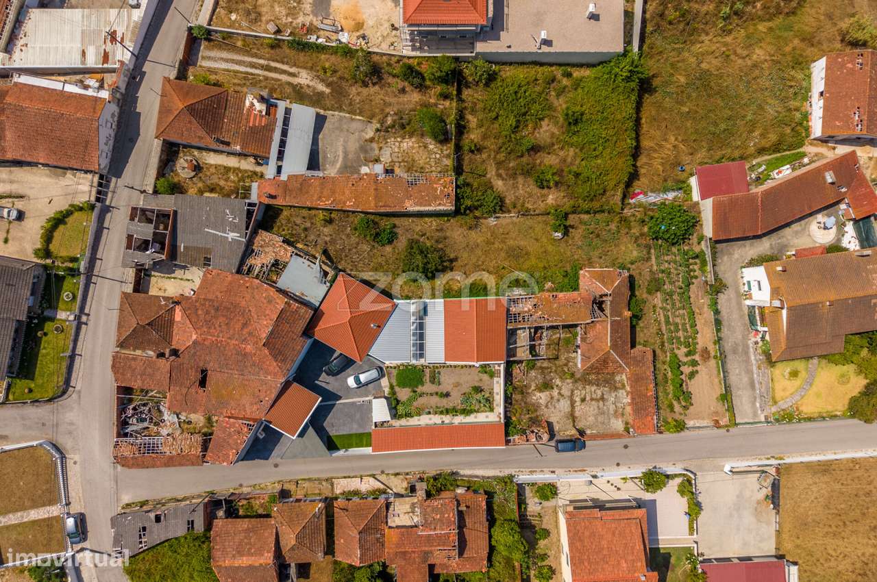 Moradia T2 || Para Reconstrução || Lote com 1.075m2-33