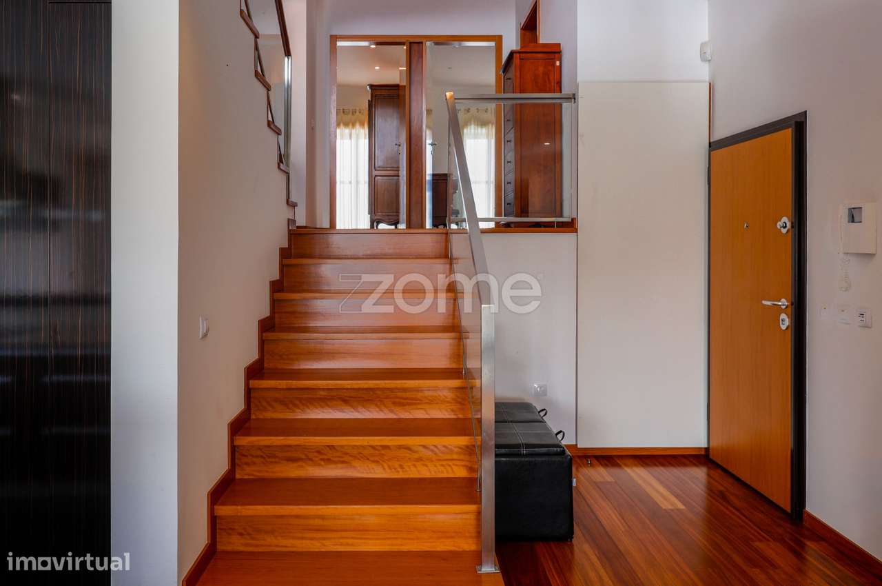 Apartamento T2+1 Duplex em Cond. Fechado com Piscina Cepães, Espose... - Grande imagem: 4/51