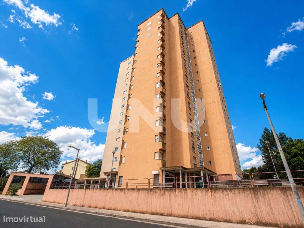 Apartamento T2 em Santo António dos Cavaleiros!-19