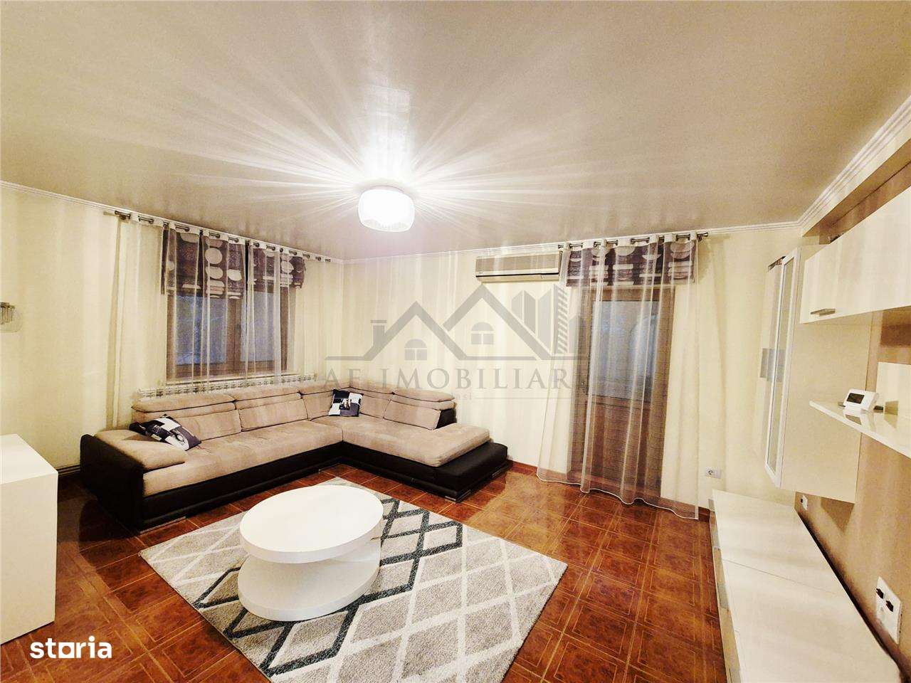 Apartament cu 4 camere, cu parcare-utilatmobilat - Imagine principală: 2/14