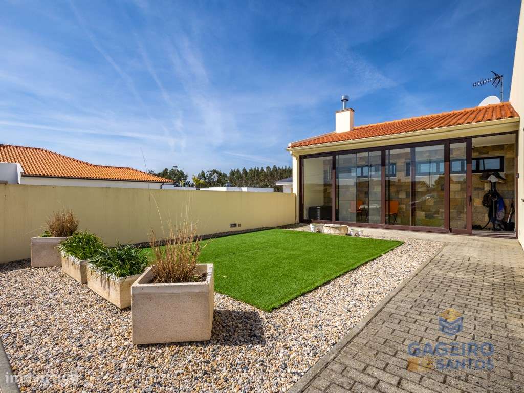 Moradia com piscina e terreno em São Martinho do Porto-54