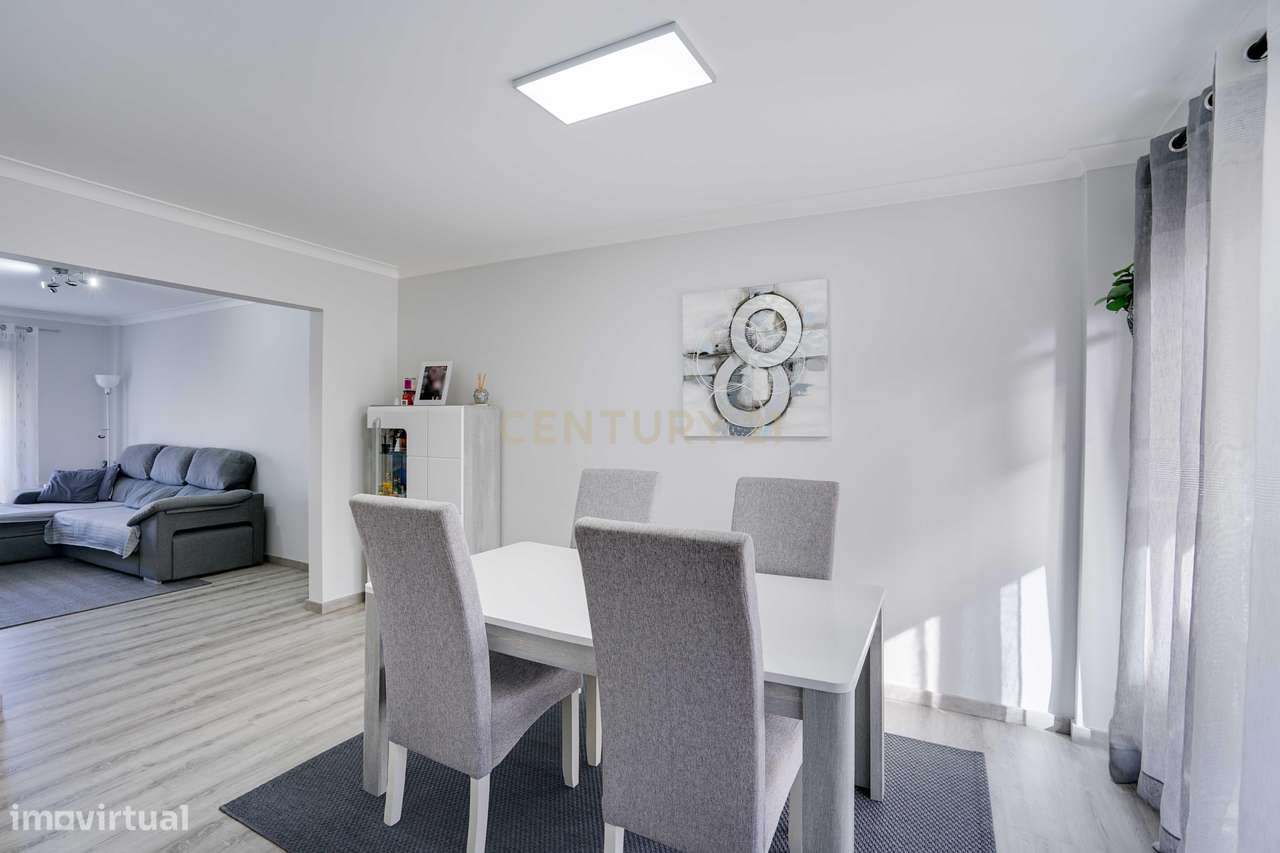 Apartamento T3 Renovado em Vila Nogueira de Azeitão - Grande imagem: 4/30