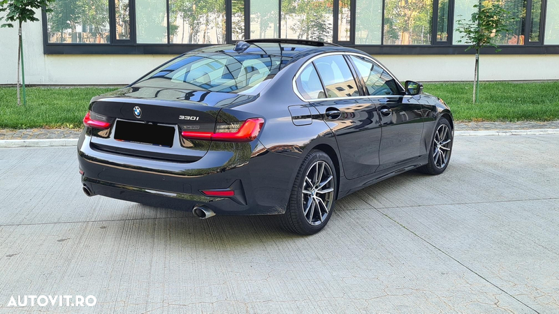 BMW Seria 3 330i AT Sport Line - 23