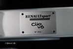 Renault Clio 3.0 V6 Sport - 5