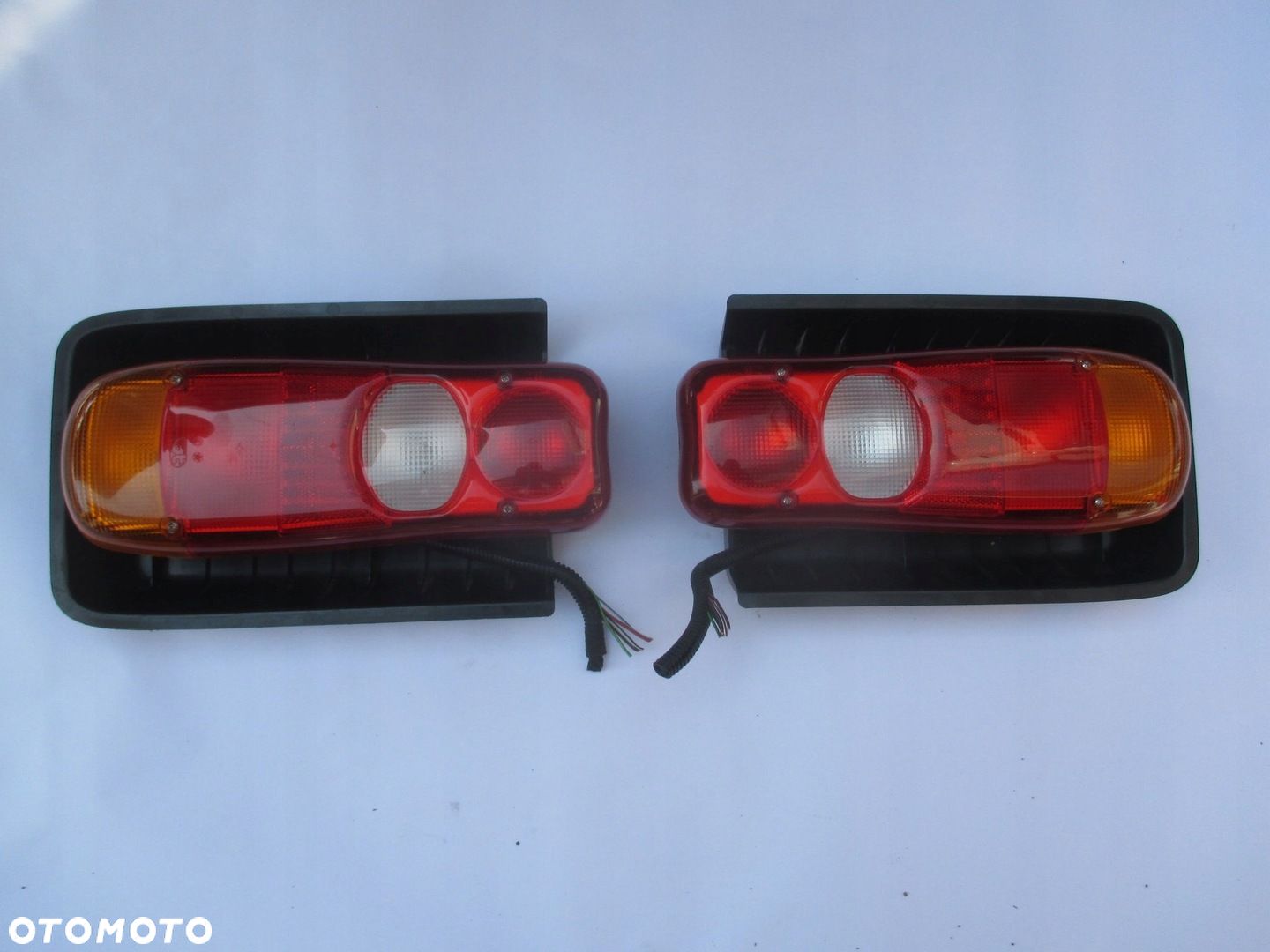 Kpl lampa tylna VW T4 T5 T6 rama plandeka skrzynia - 1