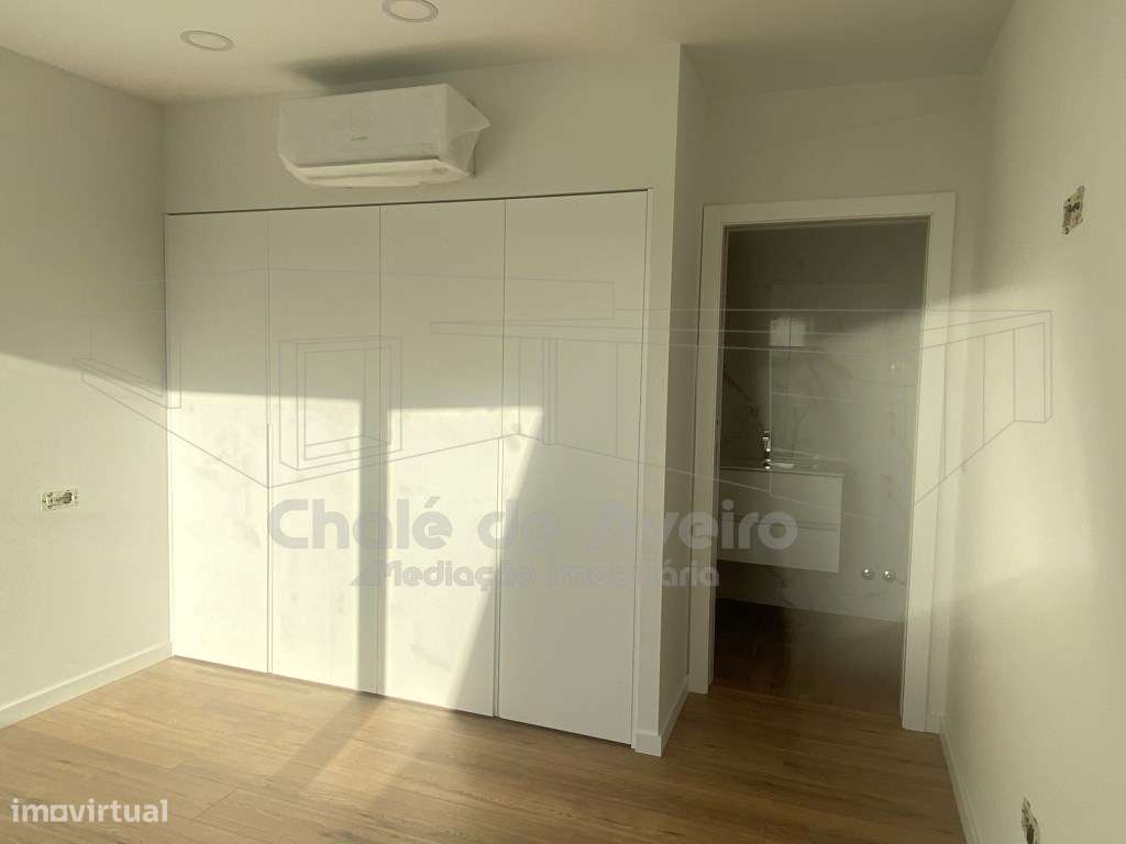 Apartamento T2 Duplex com garagem para 2 carros e terraço-27