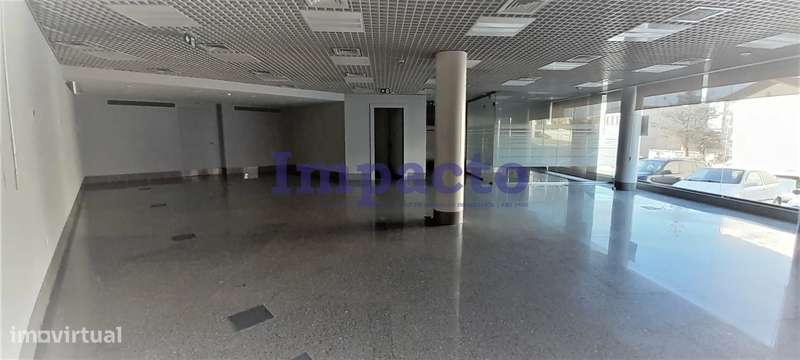 Loja em São João da Madeira para arrendar - Grande imagem: 2/8