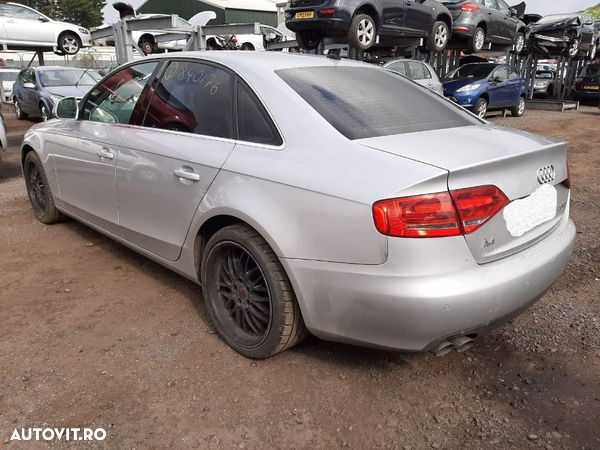 Far dreapta Audi A4 B8 2008 Sedan 2.0 TDI CAGA - 4