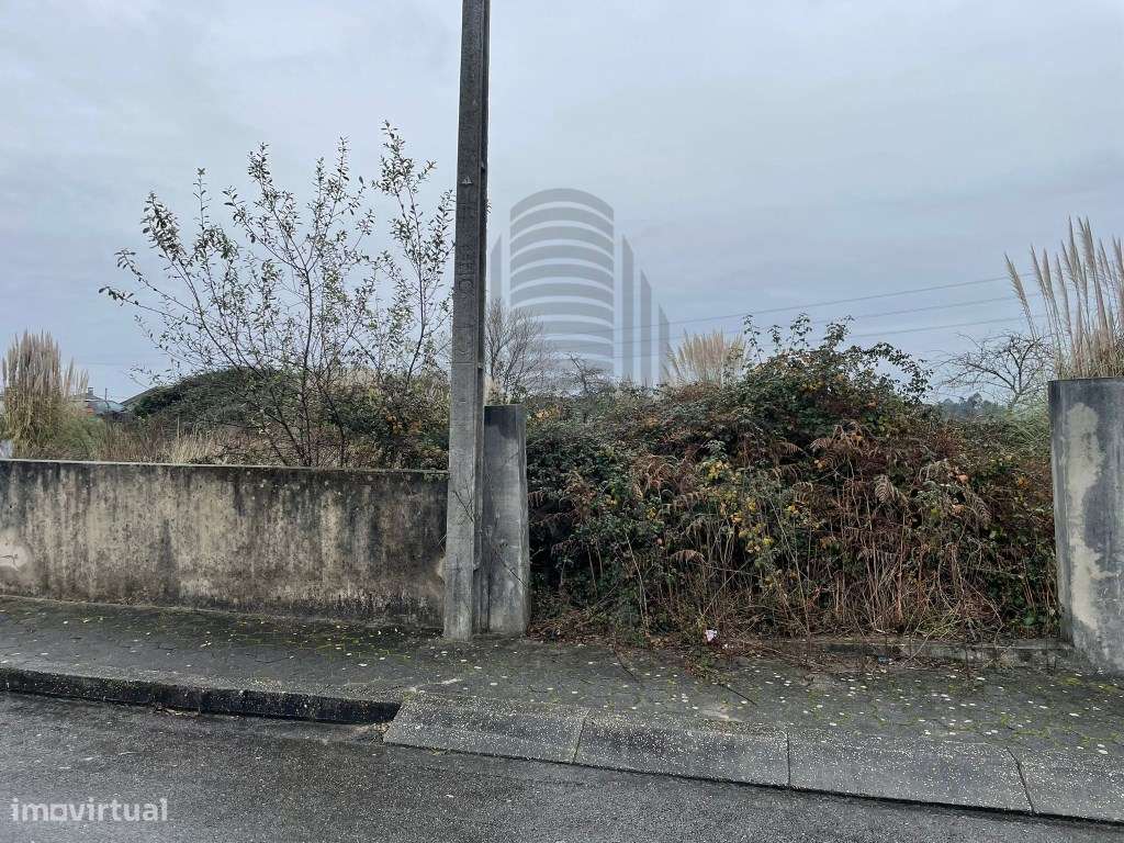 EXCELENTE TERRENO - MORADIA - Grande imagem: 2/3