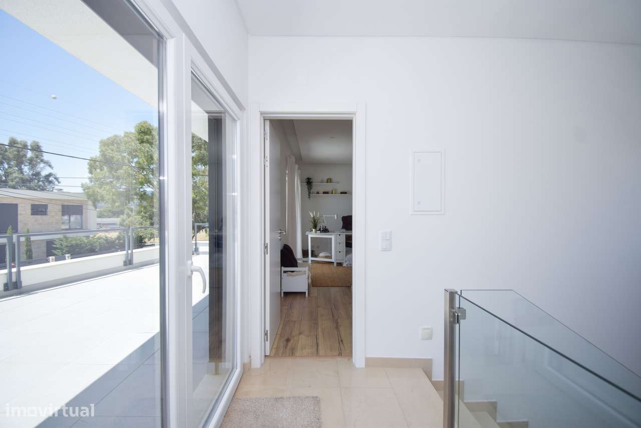 Moradia T4 com Piscina e Jardim em Alcabideche, Cascais-25