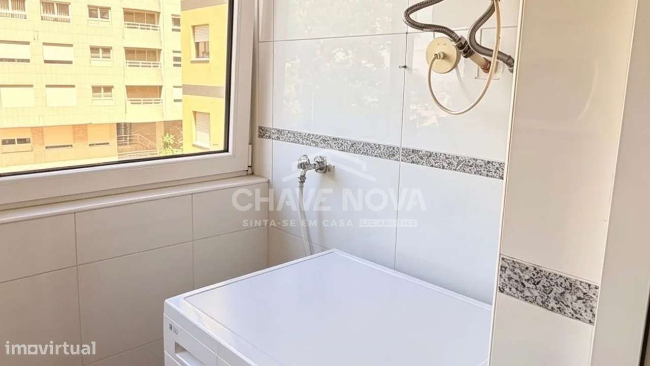 T2 Ren. c/lugar de garagem em Vila Nova de Gaua ( Gaiashopping)-16