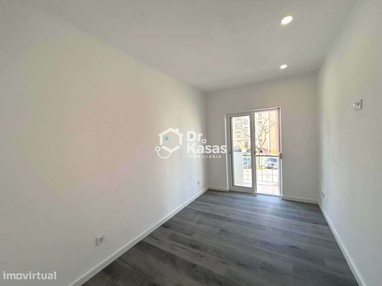 Apartamento T2 Renovado na Baixa da Banheira-8