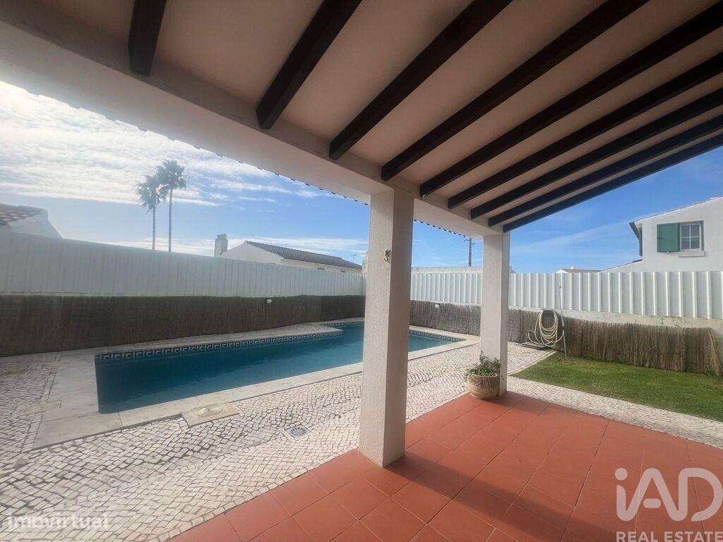 Moradia isolada T3 em Carvoeira de 181 m2 - Grande imagem: 2/40