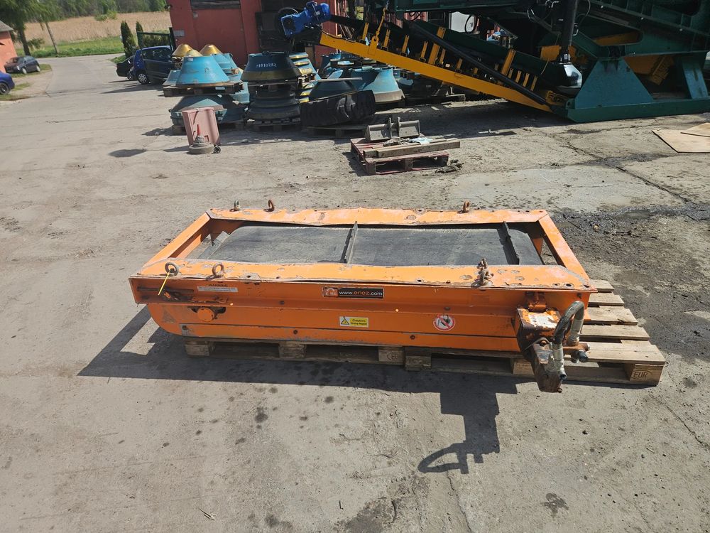 Separator magnetyczny, magnes, kruszarka - przesiewacz.  używany separator magnetyczny eriez cp20/80 szerokość taśmy do 1000 mm 2023