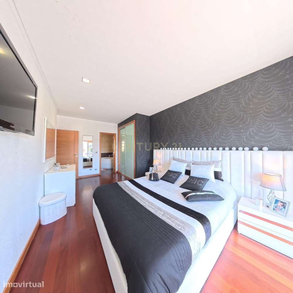 Moradia T4 em Esposende com Jardim e Garagem-21
