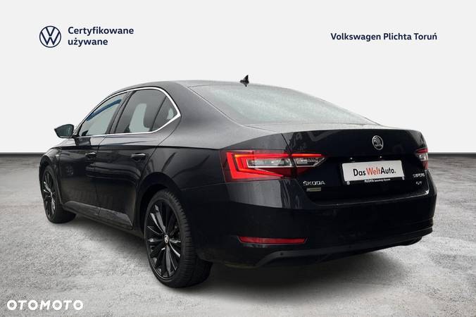 Skoda Superb 2.0 TDI 4x4 L&K DSG - 6