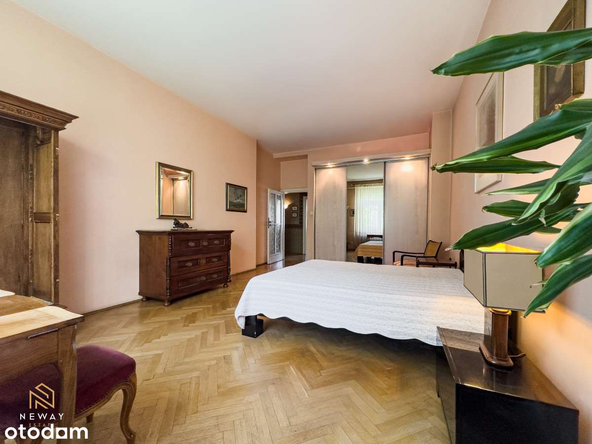 Apartament w modernistycznej kamienicy z balkonem-2