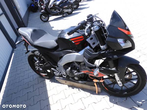 Aprilia Tuono - 15