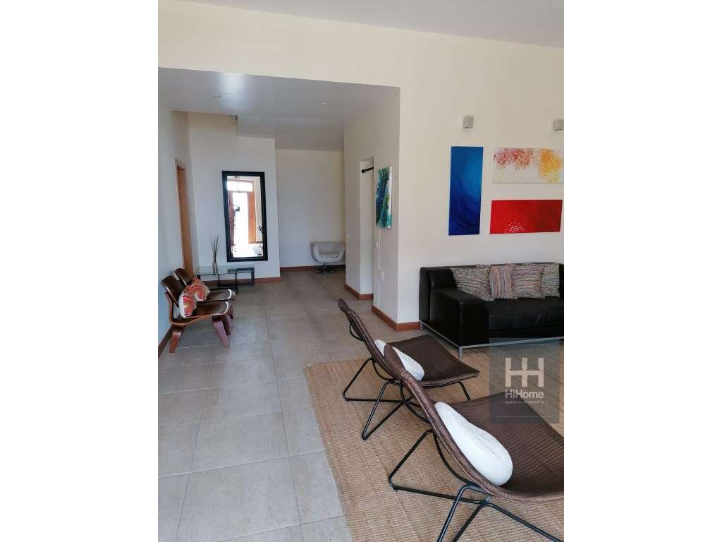 Moradia T5 + Apartamento T2 no centro do Porto Santo-6