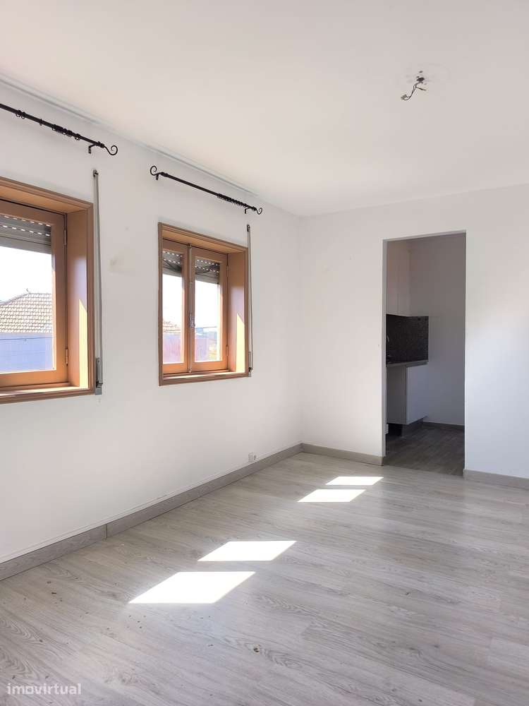 Casa T2 em Quintinha com 4 Casas em Porto Campanhã-13