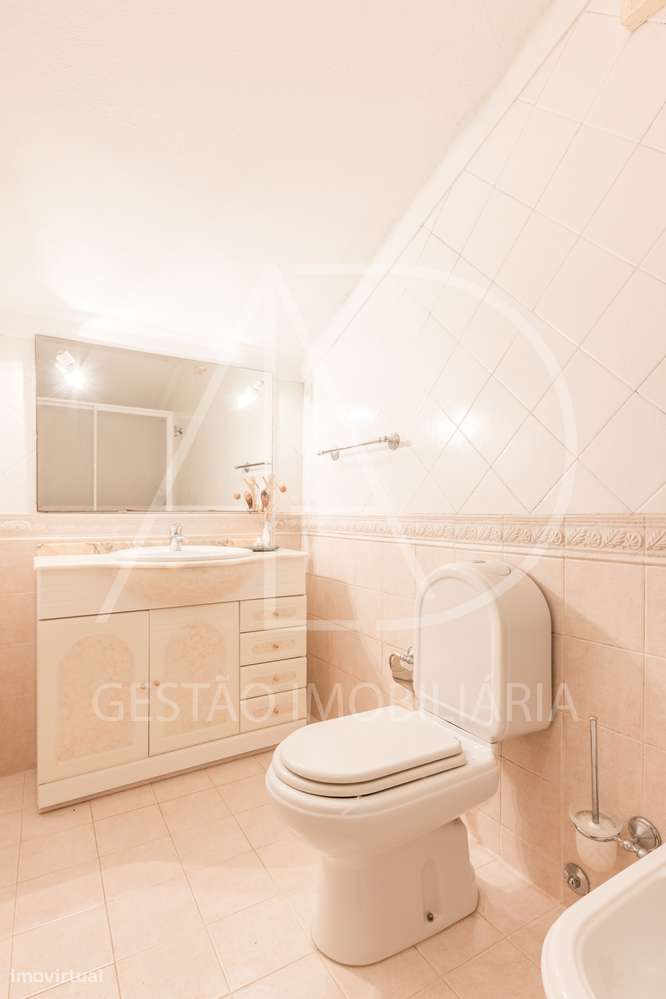 MORADIA T5+1 EM SANTO ANDRÉ, BARREIRO-35