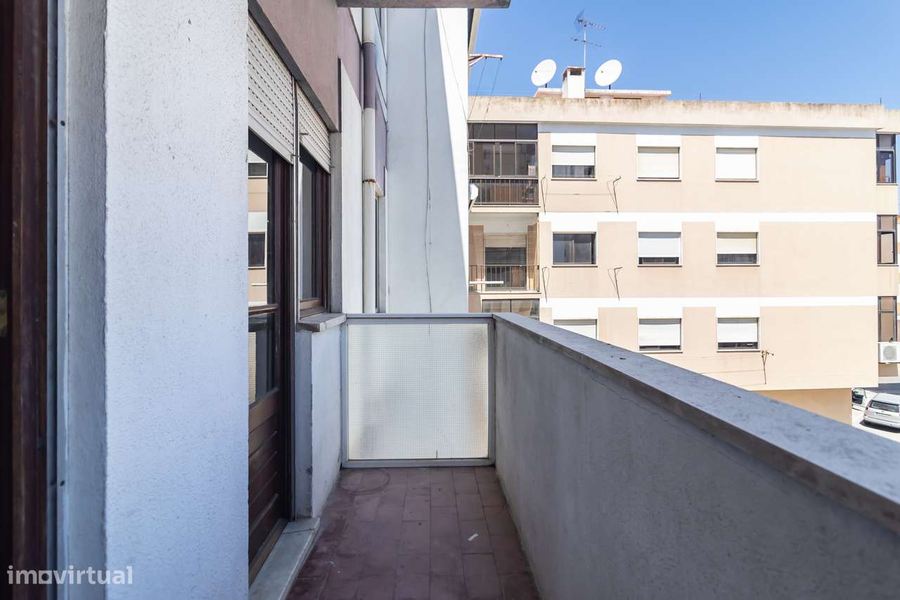 Apartamento de 4 assoalhadas na Amora-10