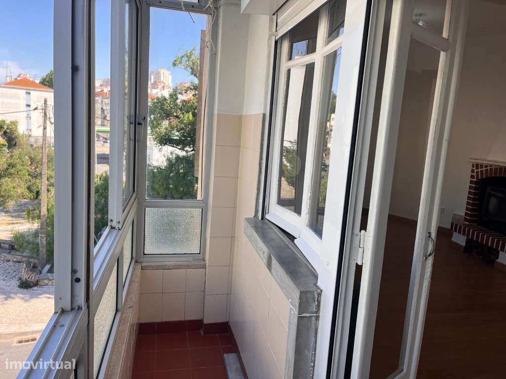 Apartamento T4, nas Mercês, Rio de Mouro-9