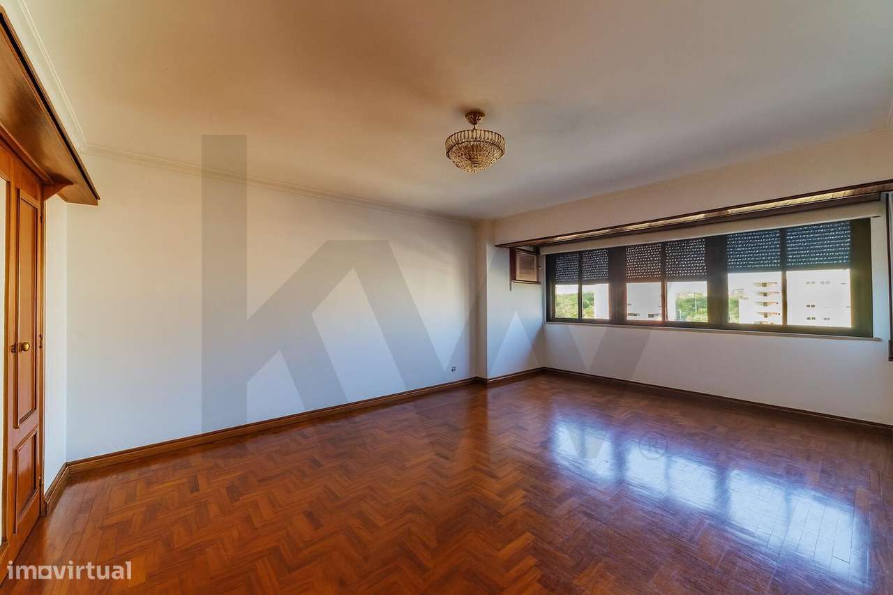 Apartamento T2 em Linda-a-Velha | Miraflores – Localização estratégica - Grande imagem: 2/21