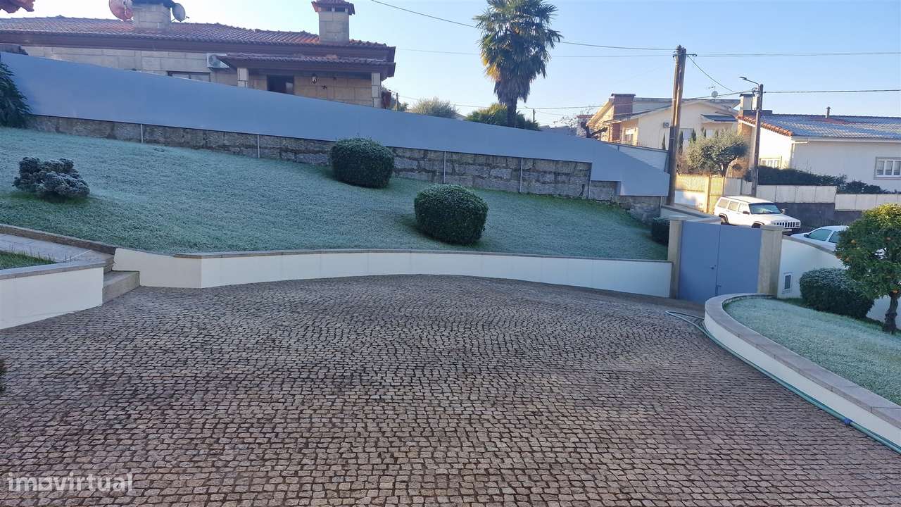 Moradia T4 Venda em Serzedelo,Guimarães - Grande imagem: 3/47