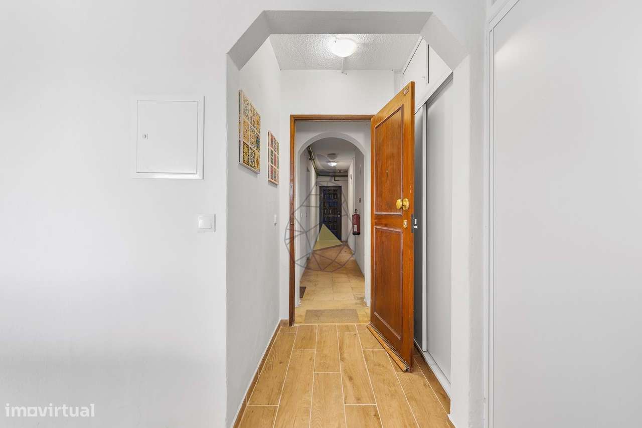 Apartamento Renovado T1 no Centro de Portimão-30