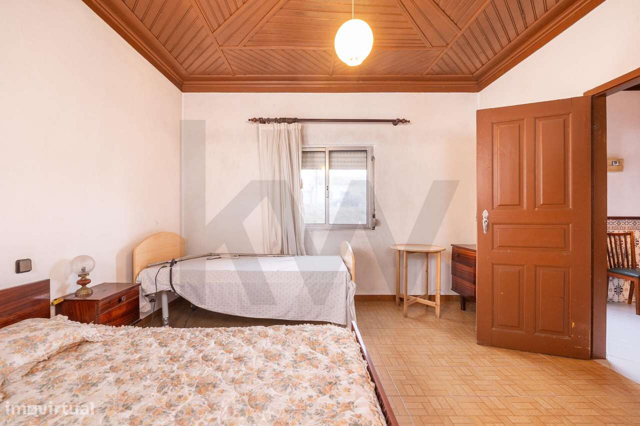 Moradia térrea T3 com terreno e anexos - Gesteira - Grande imagem: 5/23