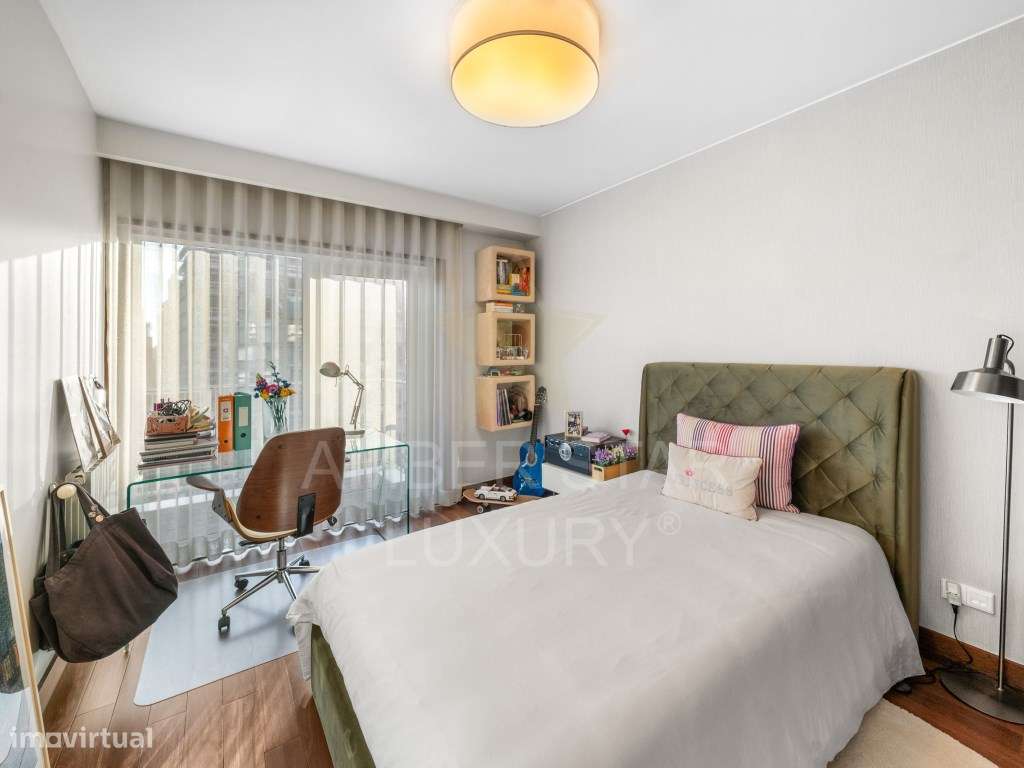 Apartamento T4 como novo, em condomínio de alto padrão-19
