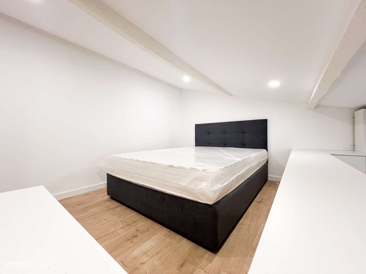 Casa Térrea T1 (T0 + Mezzanine) Remodelado e Equipado - Centro de Gaia - Grande imagem: 5/16