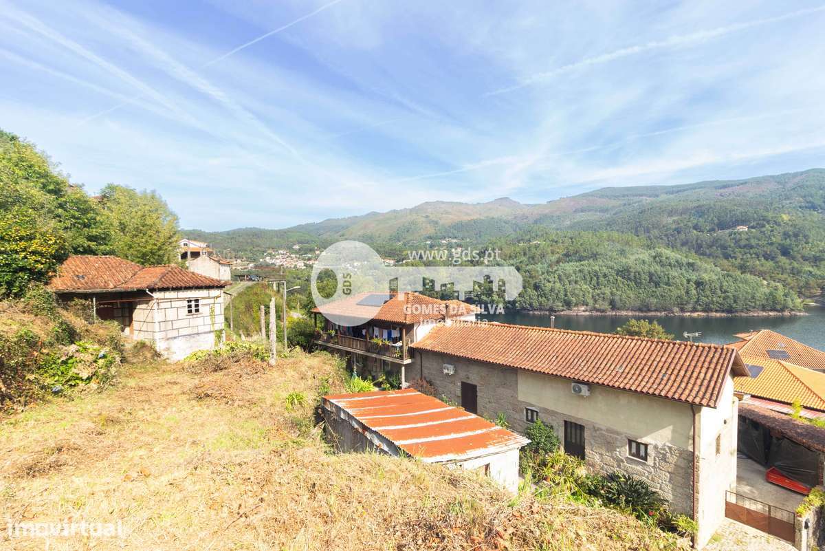 Moradia T3 com 1383m2 em Pandozes, Parada de Bouro Vieira do Minho-15