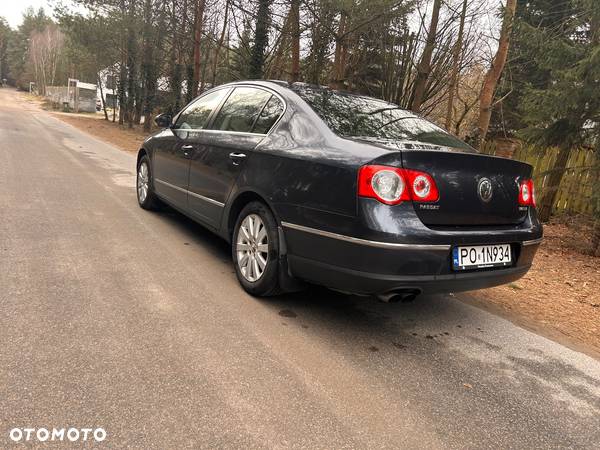 Volkswagen Passat 2.0 TDI DPF Comfortline - 5