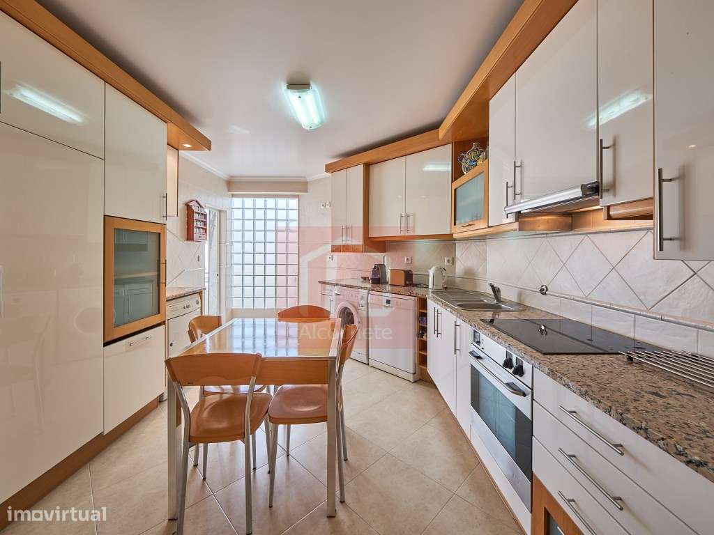 Apartamento duplex T2+3 em São Francisco.-7