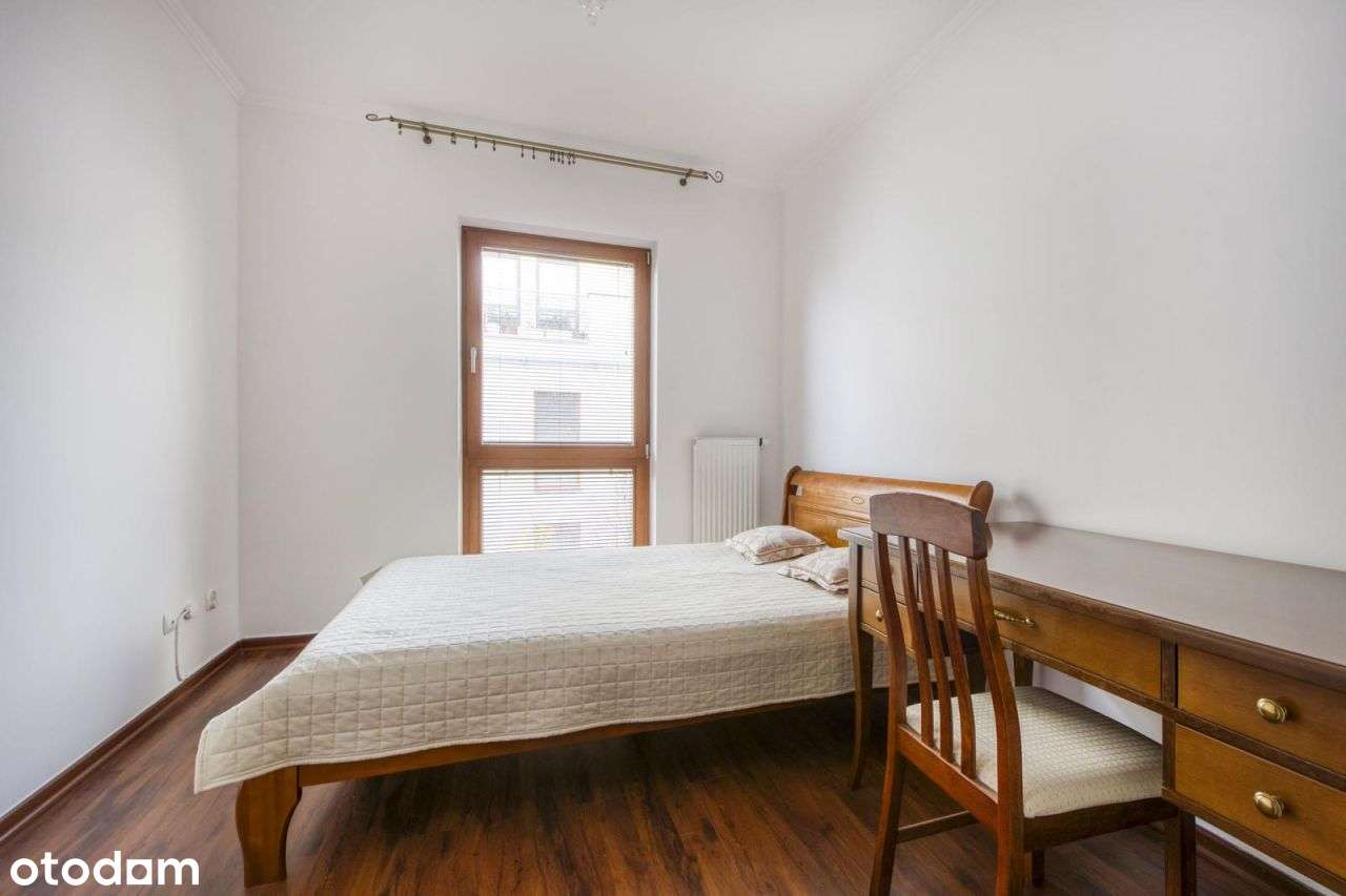 Wrocławska, trzy pokoje w apartamentowcu-6