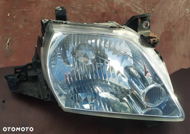 Lampa przednia prawa Mazda MPV / Stanley P2018 - 1