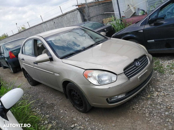 Rampa injectoare Hyundai Accent 3 1.5 crdi - 4