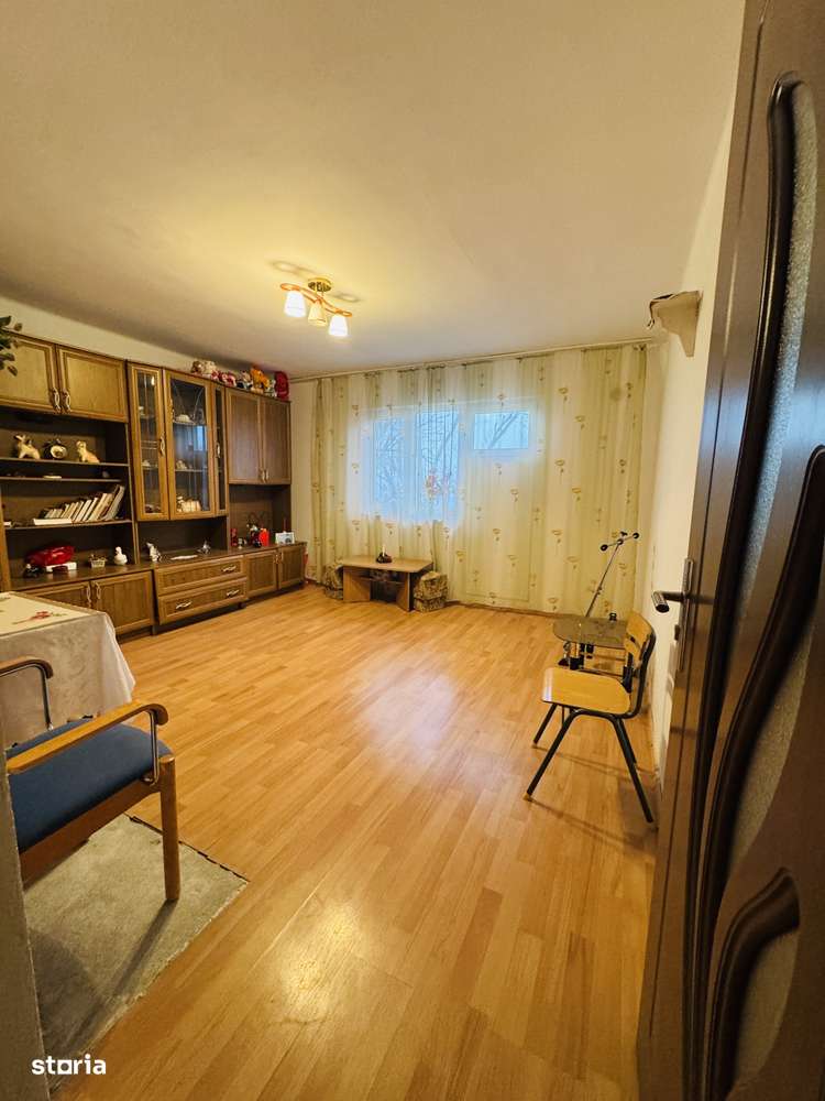 Apartament 2 canere la 5 minute de Arad - Imagine principală: 3/8