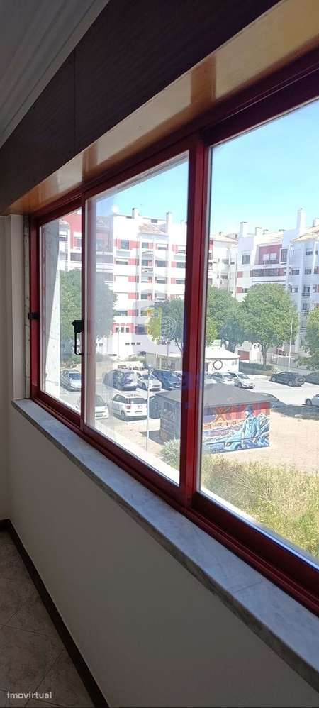 Nova Entrada - T2 na Cavaleira com Parqueamento-12